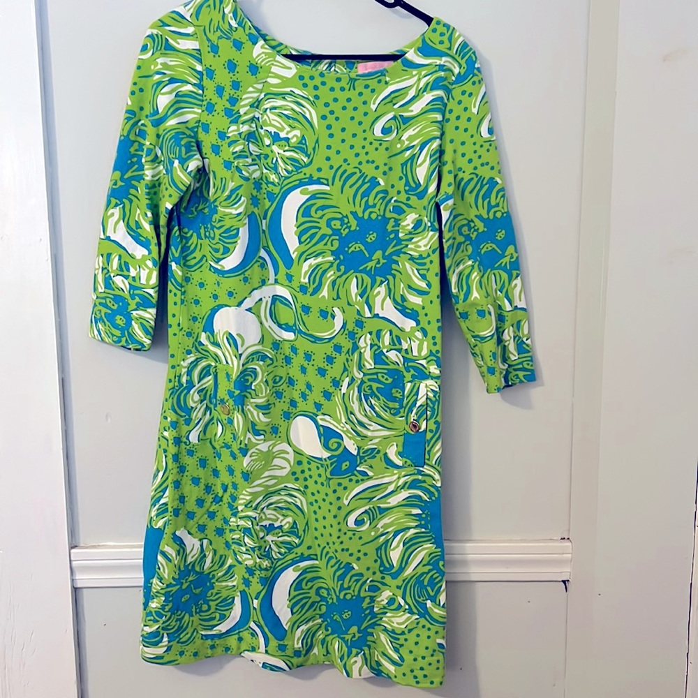 Adorable jersey dress by Lilly Pulitzer three-quarter sleeves